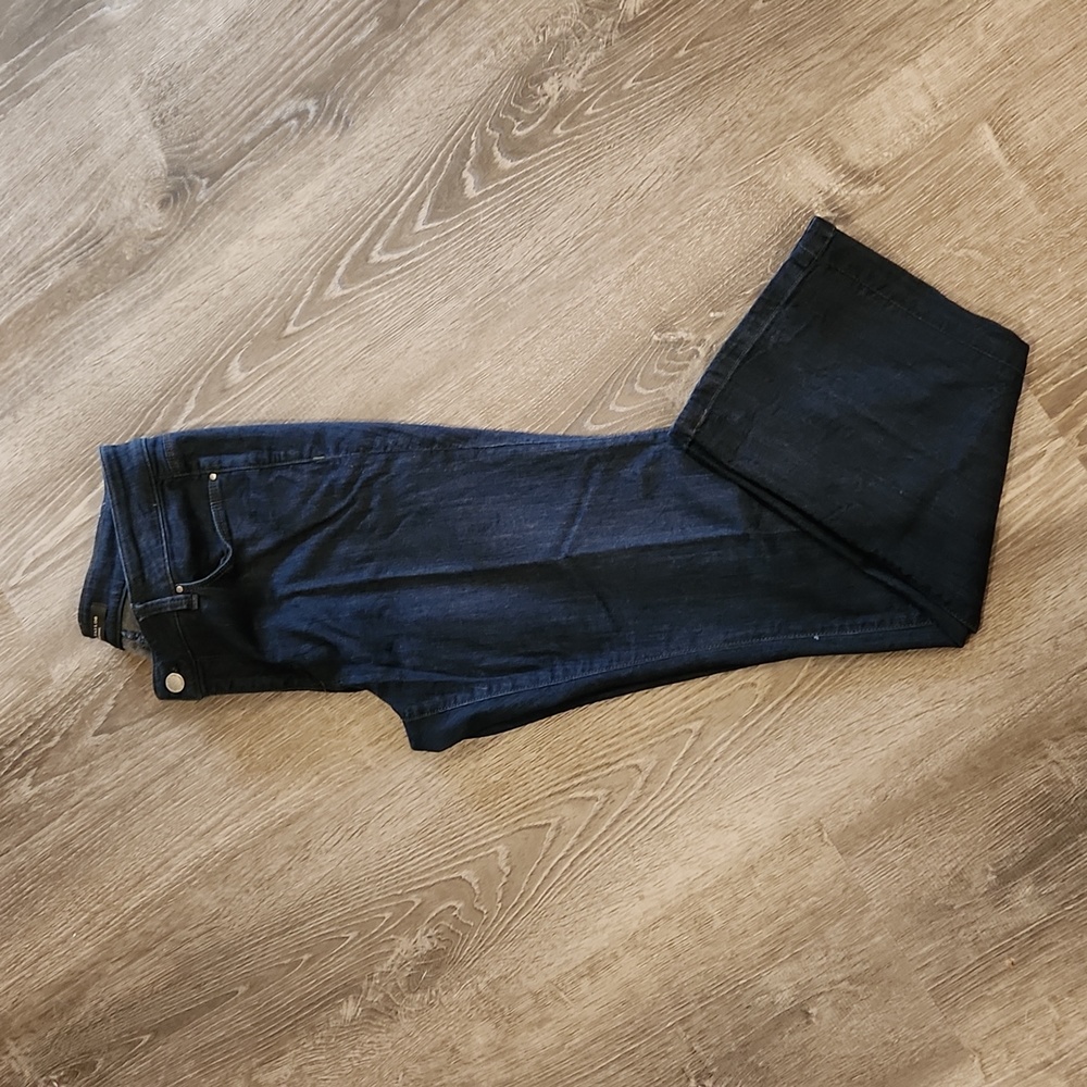 Ann Taylor 8P Petite Curvy Dark Wash Bootcut Jeans
